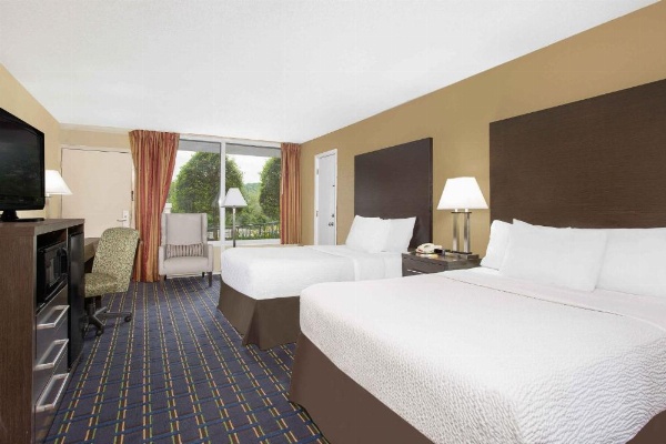 Days Inn by Wyndham Asheville/Mall image 18